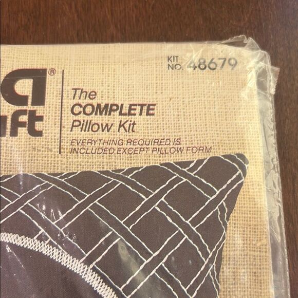 Bucilla Springtime trellis 16 in.² pillow, Needlecraft Kit - Picture 4 of 5